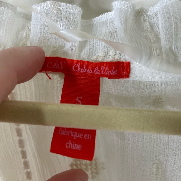 Chelsea & Violet White Cold Shoulder Blouse Small - Picture 3 of 5